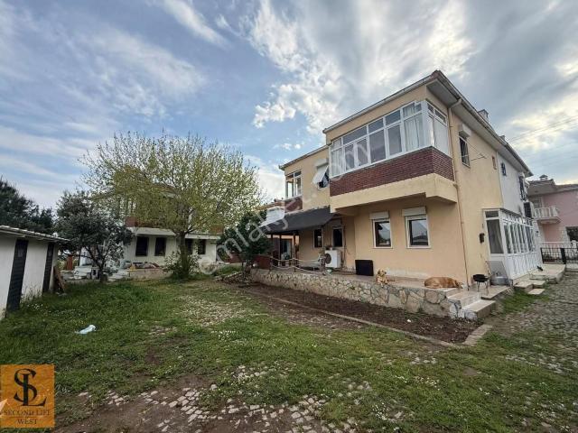 Ayvalik, Balikesir içerisinde satılık Villa