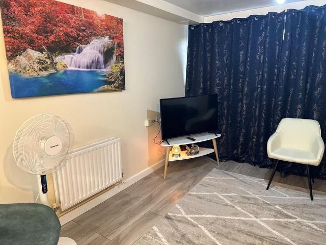 Apartment for rent in Custom House, Greater London