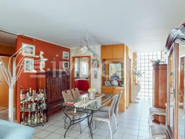 Wohnung kaufen in Taverne, Tessin