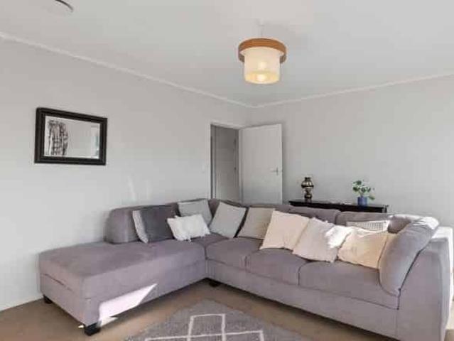 Apartment for rent in Chaslands, Canterbury