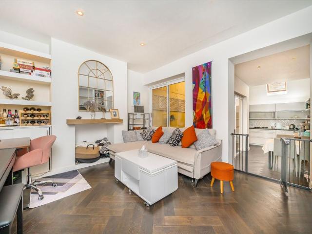 House for rent in London Borough of Southwark, Greater London