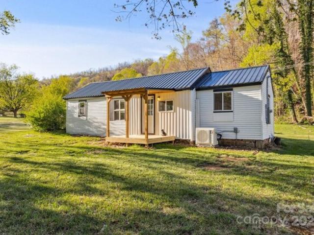 House for sale in Weaverville