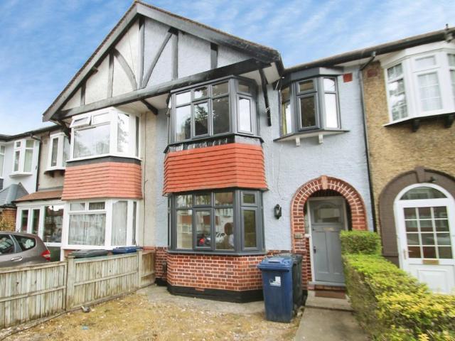 House for rent in Wood End, Greater London