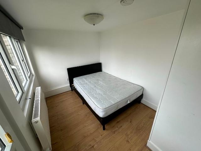 Room for rent in London Borough of Ealing, Greater London