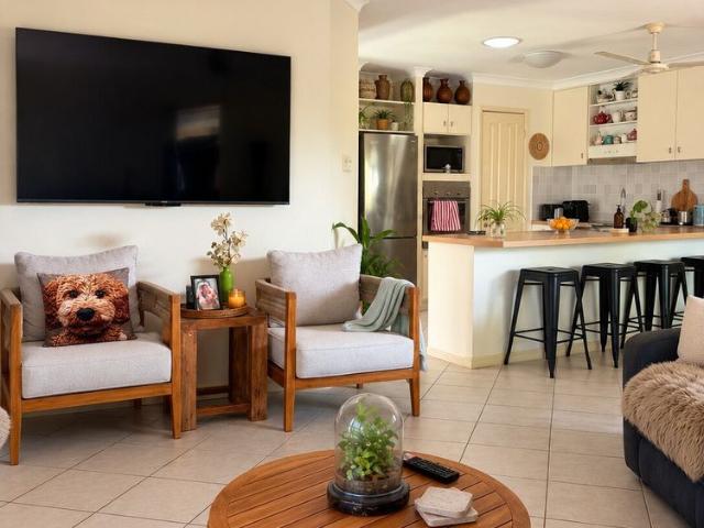 Room for rent in Currumbin Waters, Gold Coast City