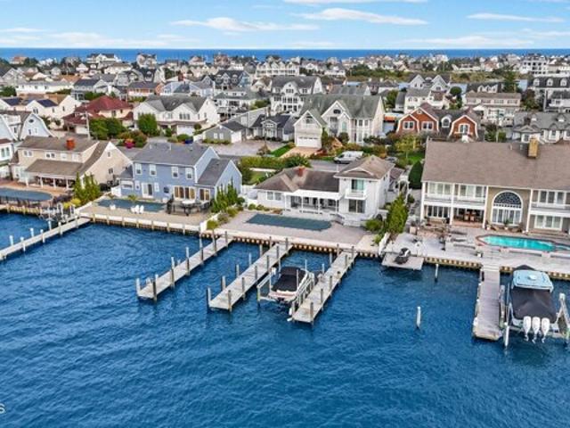 House for sale in Mantoloking, New Jersey