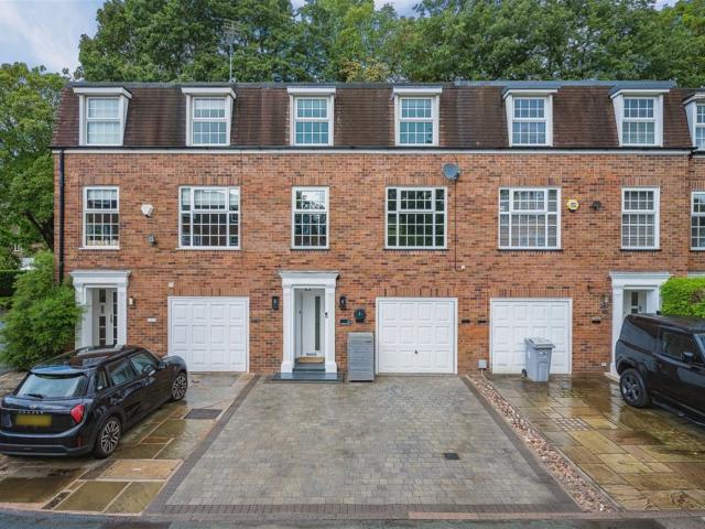 House for rent in Fulshaw Park, Wilmslow