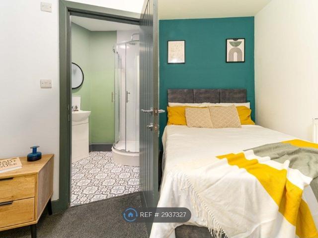 Room for rent in Lee Bank, Greater Manchester