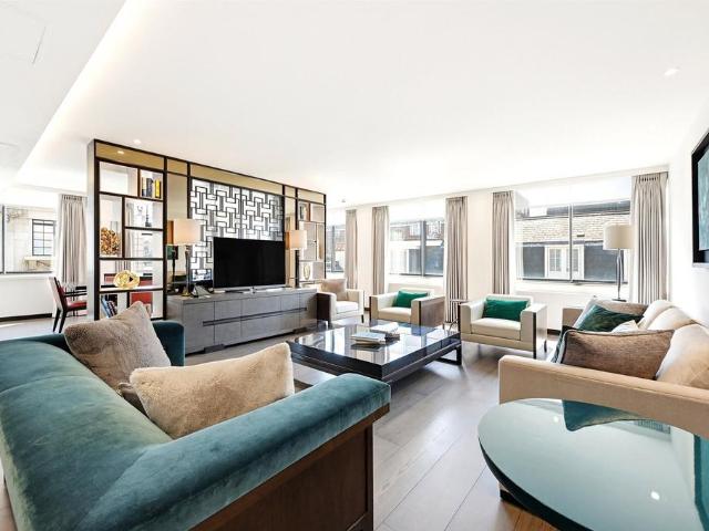 Apartment for rent in Mayfair, Greater London