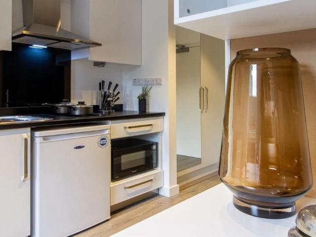 Studio for rent in St Ann's, Haddon