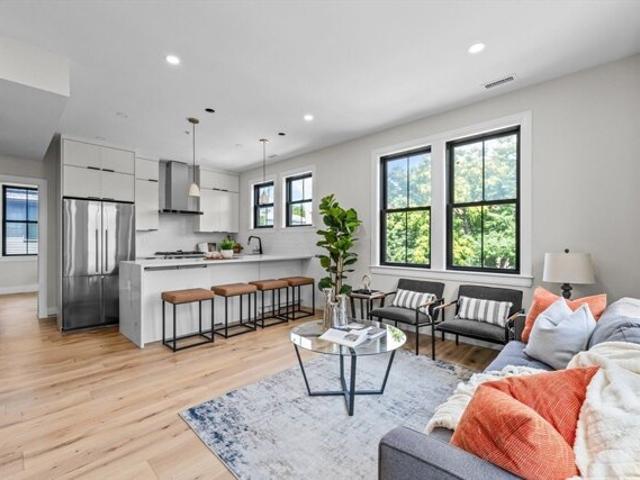 Condo for sale in Cambridge