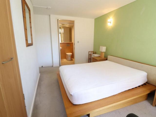 Room for rent in East Greenwich, Greater London