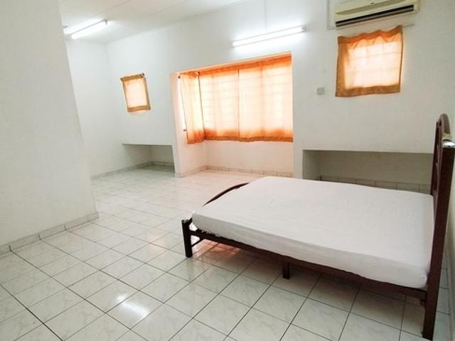 Room for rent in Petaling, Damansara Damai