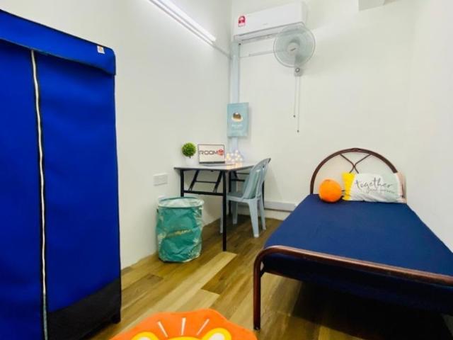 Room for rent in Petaling, Alam Impian