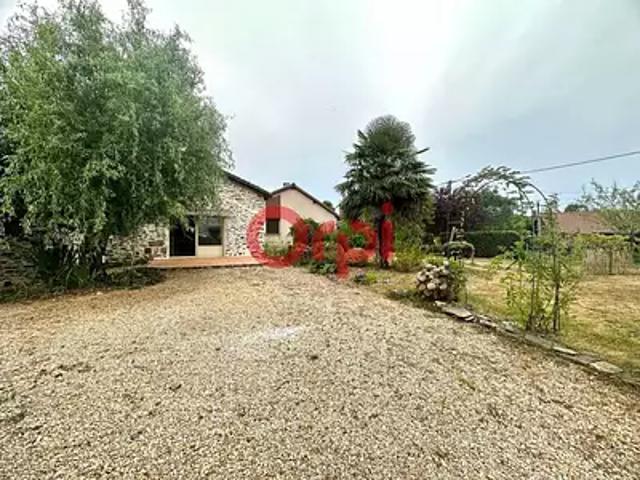 Maison location à Rochechouart, Cussac