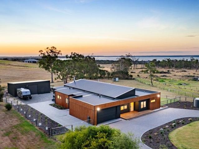 Cottage for sale in Grantville, Victoria