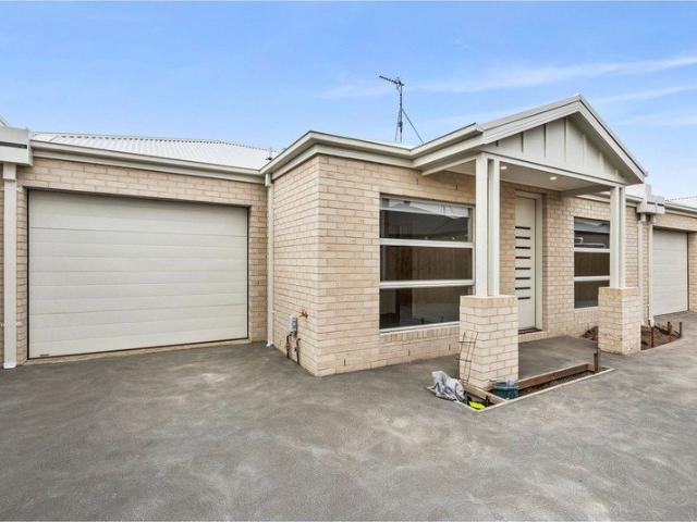 Townhouse for rent in Winchelsea, Surf Coast Shire
