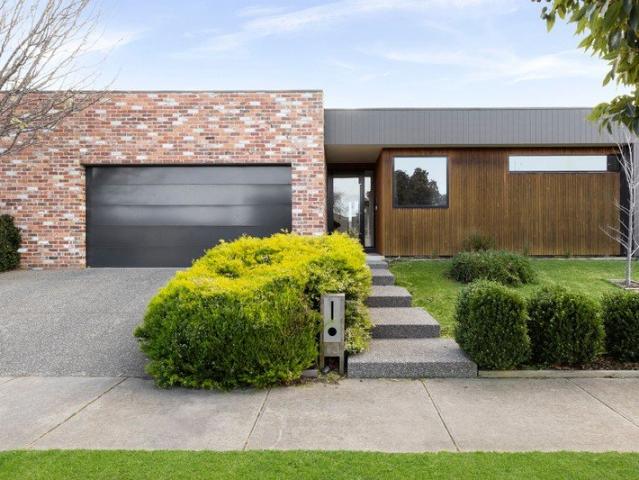 House for sale in Ocean Grove, Victoria
