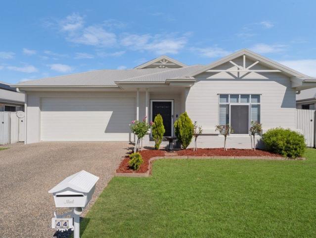 House for sale in Bushland Beach, Queensland