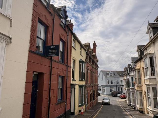 House for rent in Waun Fawr, Wales
