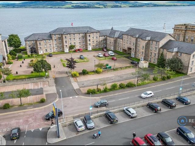Apartment for rent in Central, Greenock