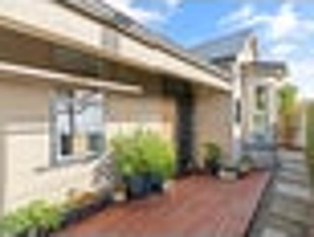 House for sale in Otakou