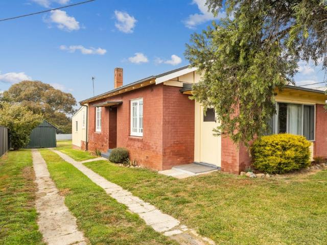 House for rent in Brisbane Grove, New South Wales