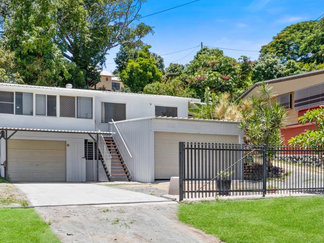 House for sale in Slade Point