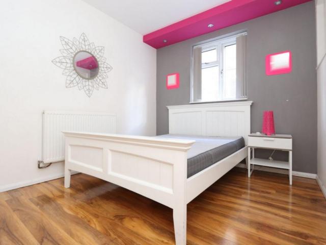 Room for rent in Silvertown, Greater London