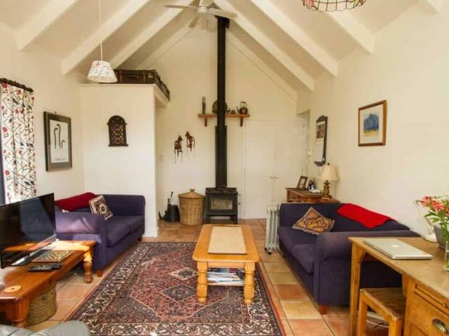 House for rent in Chaslands, Canterbury