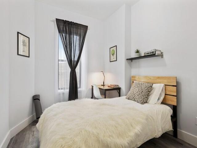 Room for rent in Arverne, New York