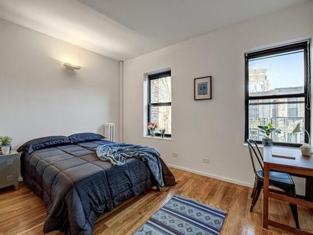 Room for rent in Arverne, New York