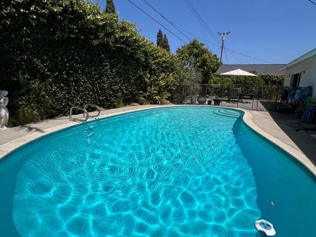Room for rent in Costa Mesa, California