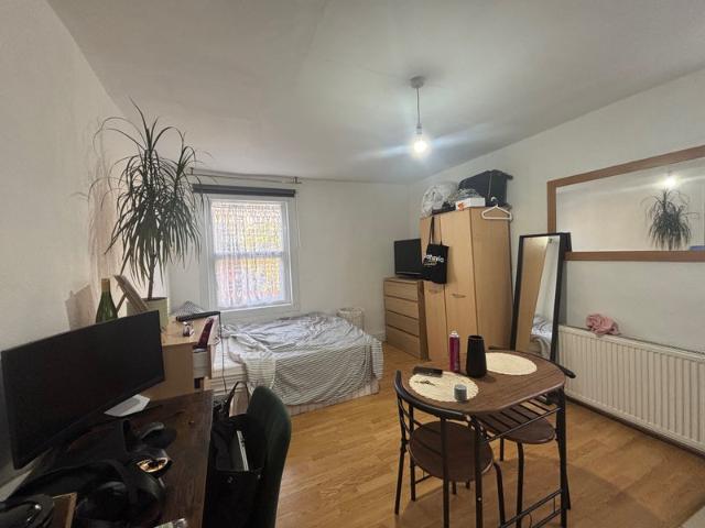 Studio for rent in Harlesden, Greater London