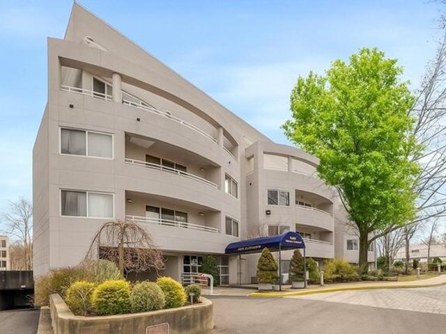 Condo for sale in Great Neck