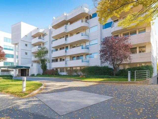 Condo for sale in Great Neck