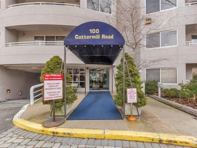 Condo for sale in Great Neck