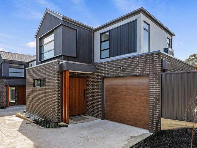 Townhouse for rent in Rosanna, Melbourne