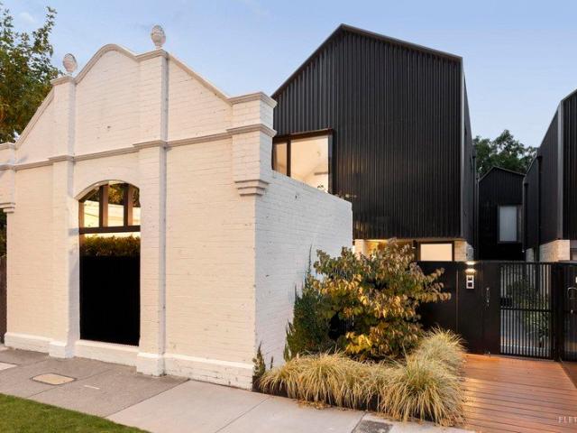 Townhouse for sale in Camerons Creek, Victoria
