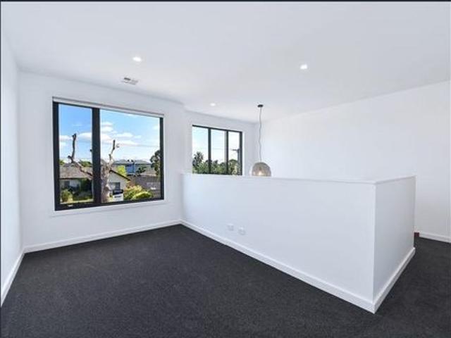 Townhouse for rent in Camerons Creek, Victoria