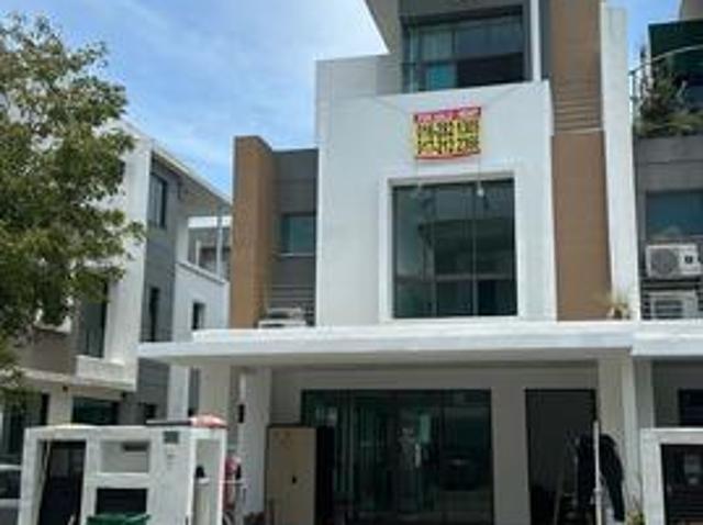 Terraced House for sale in Tanjong Sepat, Selangor