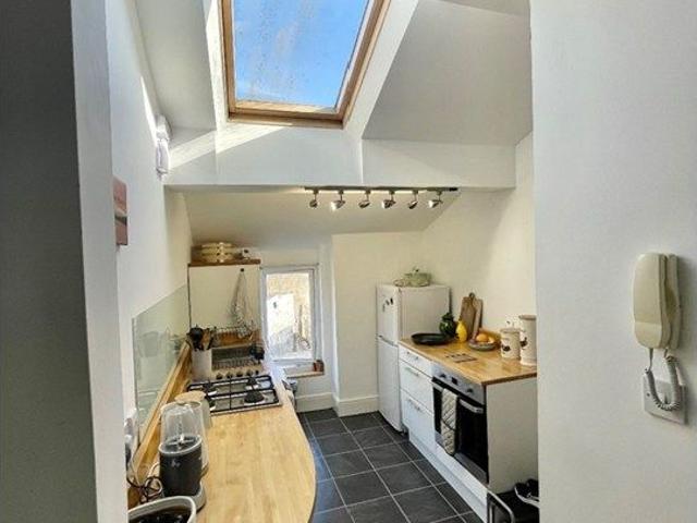 Apartment for rent in Plasnewydd, Falcon Lodge
