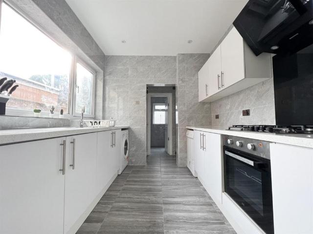 House for rent in Plasnewydd, Falcon Lodge