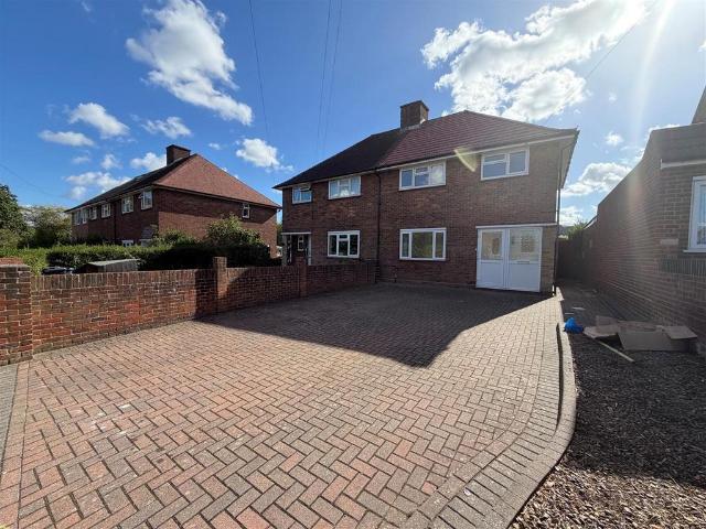 House for rent in Sparrow Farm, Greater London