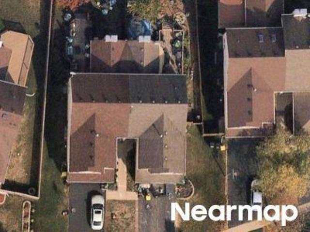 House for sale in Lake In The Hills