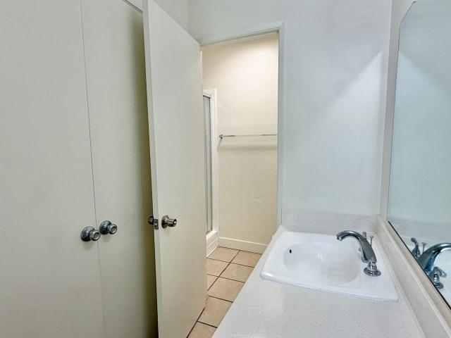 Apartment for rent in Garden Grove, California