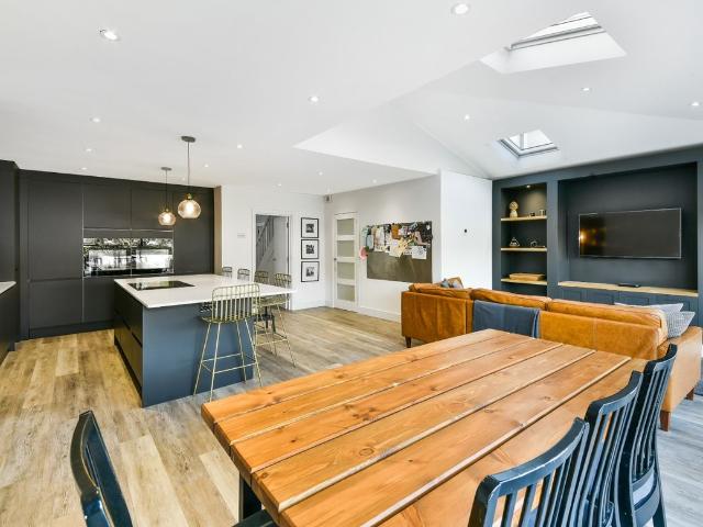 House for rent in Whitton, Greater London