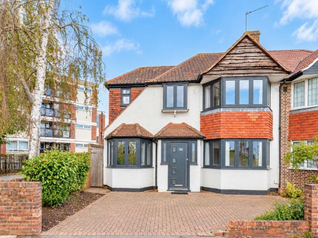 Room for rent in Whitton High Street, Greater London