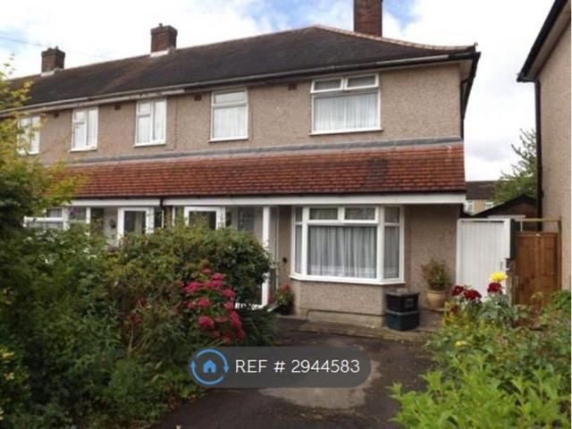 House for rent in London Borough of Redbridge, Greater London