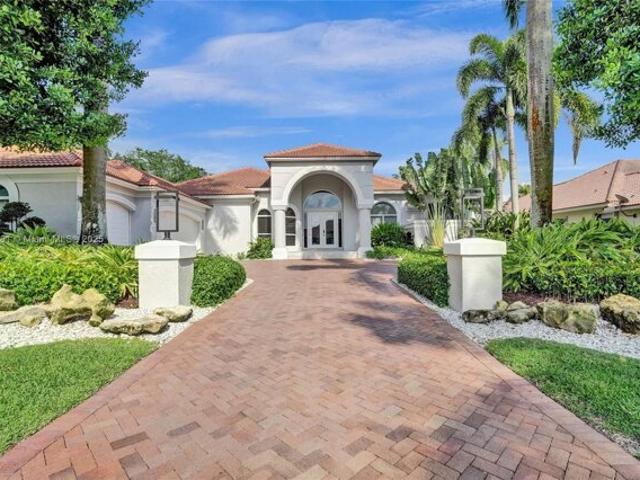 House for sale in Weston